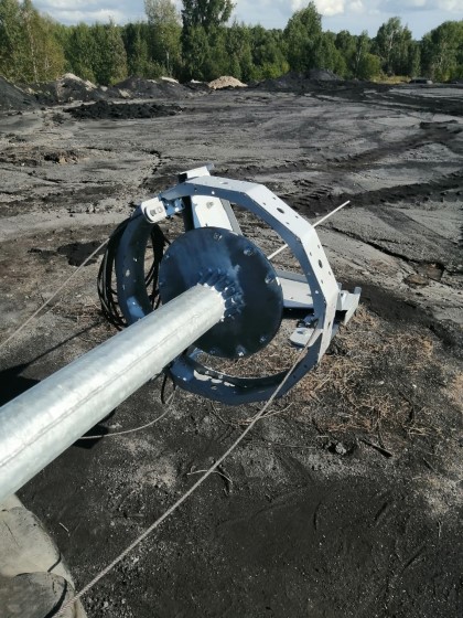 Мунайский разрез, с. Сузоп, Алтайский край — Прожекторные мачты ВМО